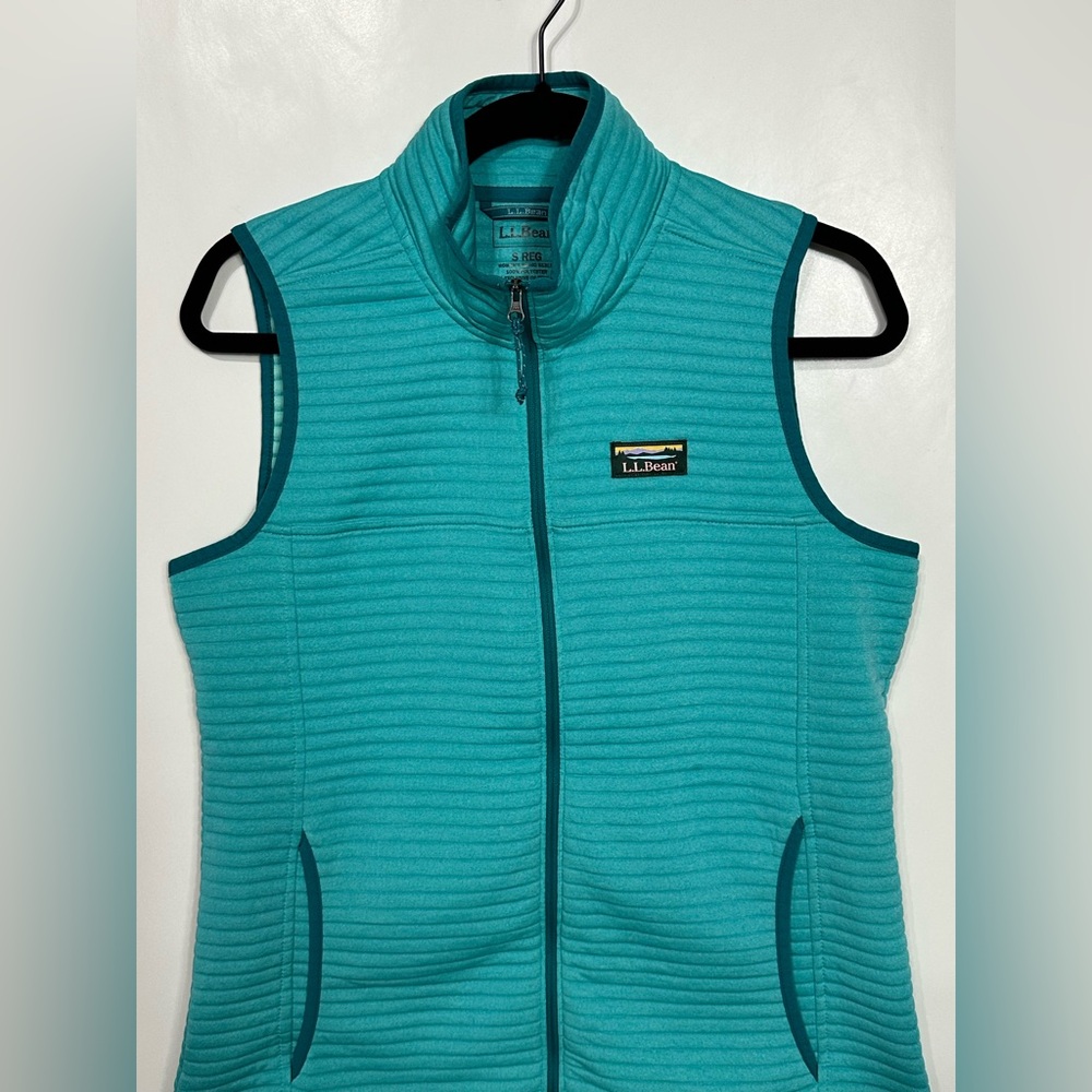 Women's L.L.Bean Airlight Vest in Green polyester with a full zip closure small - Picture 9 of 9